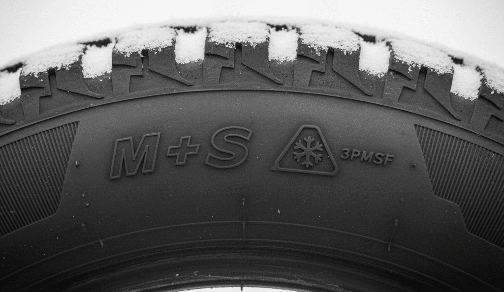 M+S (mud and snow) og især 3PMS M+S (mud and snow) og især 3PMS