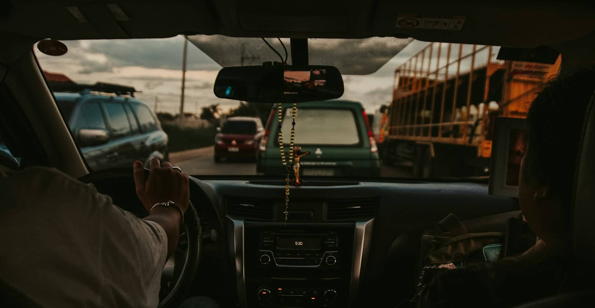 Hold afstand korrekt: Ultimativ guide til sikker kørsel i Danmark