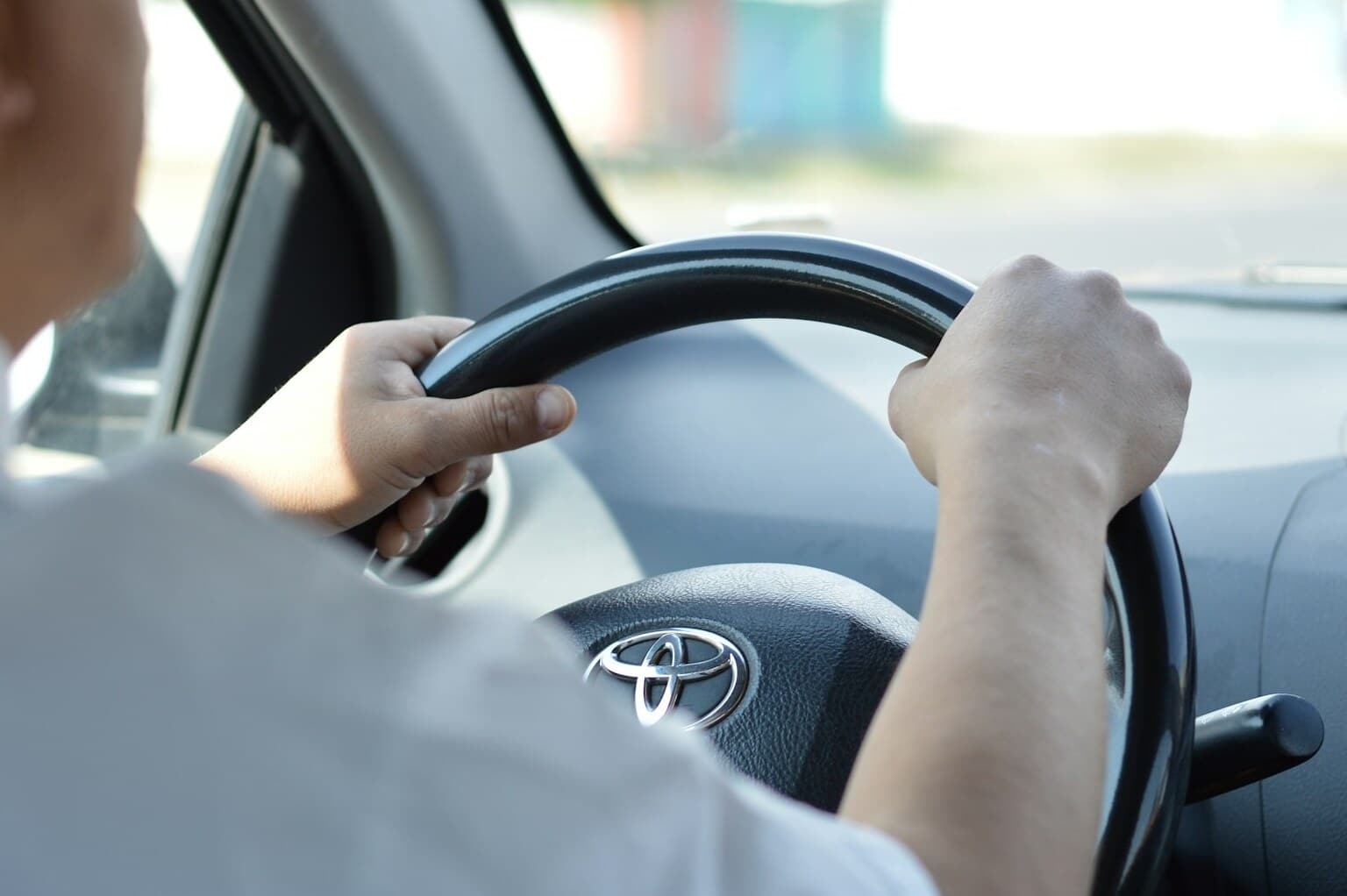 Hvordan professionelle køreskoler former bedre bilister: Statistik, erfaringer og sikkerhed i praksis